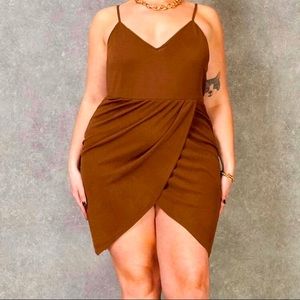 Cute asymmetrical short dressRust color, size 3x
